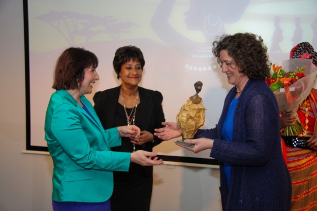 Zami Award: Volgens de Jury een prijs voor de kracht, inzet, kwaliteit en uniekheid om vrouwelijk leiderschap zichtbaar te maken.
